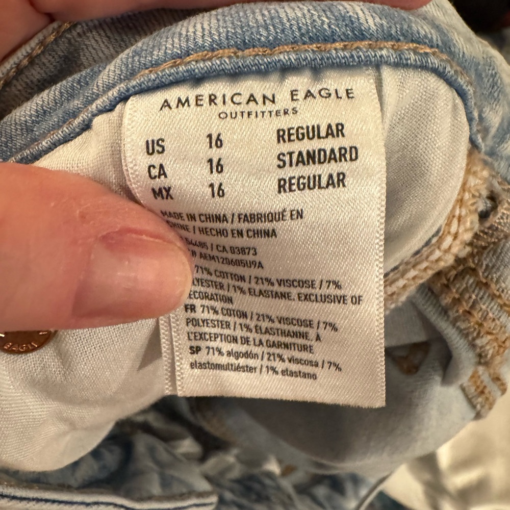 American Eagle Outfitters Light Blue Flare Jeans - Picture 3 of 4